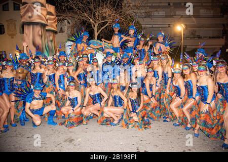 CARNAVAL MODELOS VAILANDO SITGES BARCELONA,23/02/2020 SITGES CARNAVAL 2020 Stockfoto