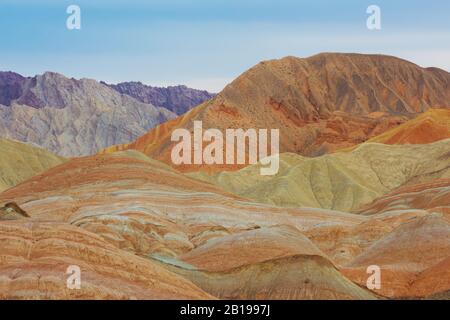 Blick auf die Rainbow Mountains im Zhangye Danxia Landform Geological Park Stockfoto