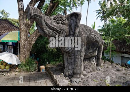 Gianyar, Bali Island, Indonesien. Mai 2019. Goa Gajah, die berühmte Touristenattraktion, ist eine bedeutende hinduistische archäologische Stätte. Stockfoto