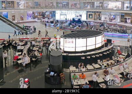 Armani Café im Einkaufszentrum Dubai Mall, Dubai, Vereinigte Arabische Emirate, Naher Osten, Asien Foto © Fabio Mazzarella/Sintesi/Alamy Foto Stockfoto