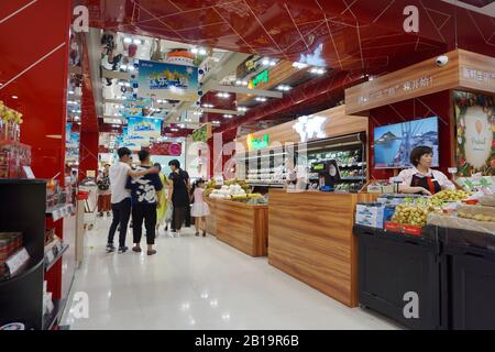 Shanghai, china nanjing Road Food Store, touristisches Lebensmittel-Einkaufszentrum. Stockfoto