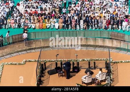 Ahmedabad, Indien. Februar 2020. US-Präsident Donald Trump gibt Bemerkungen zur Namaste Trump Rally ab, die der indische Premierminister Narendra Modi im Motera Stadium am 24. Februar 2020 in Ahmedabad, Gujarat, Indien, veranstaltet. Kredit: Shealah Craighead/White House Foto/Alamy Live News Stockfoto