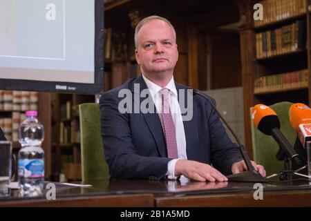 Roma, Italien. Februar 2020. Eike Schmidt Pressekonferenz zur Präsentation der Ausstellung "Raffaello" in MiBACT, Ministerium für Kulturerbe und Aktivitäten und Tourismus (Foto von Matteo Nardone/Pacific Press) Credit: Pacific Press Agency/Alamy Live News Stockfoto