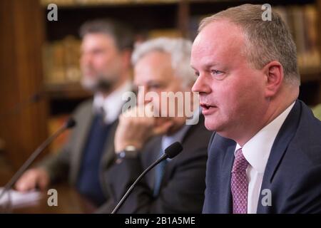 Roma, Italien. Februar 2020. Eike Schmidt Pressekonferenz zur Präsentation der Ausstellung "Raffaello" in MiBACT, Ministerium für Kulturerbe und Aktivitäten und Tourismus (Foto von Matteo Nardone/Pacific Press) Credit: Pacific Press Agency/Alamy Live News Stockfoto