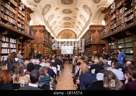 Roma, Italien. Februar 2020. Pressekonferenz zur Präsentation der Ausstellung "Raffaello" in MiBACT, Ministerium für Kulturerbe und Aktivitäten und Tourismus (Foto von Matteo Nardone/Pacific Press) Credit: Pacific Press Agency/Alamy Live News Stockfoto