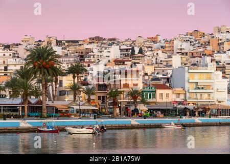 Sitia, Crete - 23. Januar 2020: Hafen in der Stadt Sitia, Crete. Stockfoto