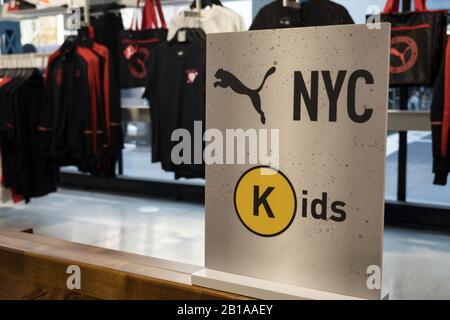 Puma Flagship Store an der Fifth Avenue, New York City, USA Stockfoto