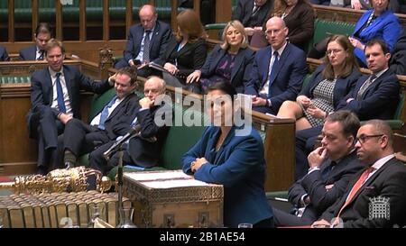 Innenminister Priti Patel spricht das über das auf britischen Punkten basierende Einwanderungssystem im Unterhaus in London. Stockfoto