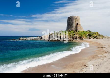 Sardinien Landschaft. Barisardo Strand mit dem Felsen aus rotem Granit. Stockfoto