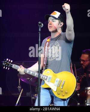 13. Februar 2020: Country-Sänger Travis Denning tritt auf Der Sylvee in Madison, Wisconsin auf. Ricky Bassman/CSM Stockfoto