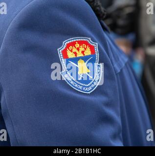 Samara, Russland - 23. Februar 2020: Sleevron mit Emblem der Wolga-Kosakenarmee Stockfoto