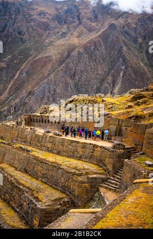 Steinmauern in der Landschaft von Ollantaytambo Stockfoto