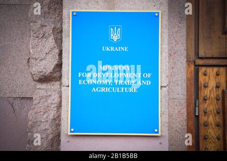 Das Ministerium für Entwicklung von Wirtschaft, Handel und Landwirtschaft wird in Kiew, Ukraine am 20. Februar 2020 gesehen. Das derzeit ukrainische parlament debattiert über 6000 Gesetzesänderungen, die den Verkauf von Framland an ausländische Käufer ermöglichen würden. Stockfoto