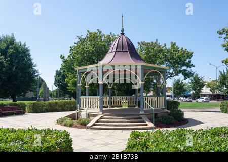 Historischer Bandstand am Memorial Square, Murray Street, Colac, Western District, Victoria, Australien Stockfoto