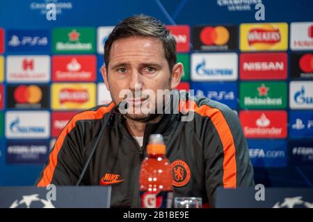 London, Großbritannien. Februar 2020. Manager Frank Lampard spricht auf einer Vorspiel-Pressekonferenz des FC Chelsea an der Stamford Bridge vor ihrem UEFA Champions League-Spiel gegen den FC Bayern München am Mittwoch, den 25. Februar 2020. Credit: Peter Manning/Alamy Live News Stockfoto