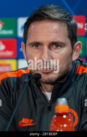 London, Großbritannien. Februar 2020. Manager Frank Lampard spricht auf einer Vorspiel-Pressekonferenz des FC Chelsea an der Stamford Bridge vor ihrem UEFA Champions League-Spiel gegen den FC Bayern München am Mittwoch, den 25. Februar 2020. Credit: Peter Manning/Alamy Live News Stockfoto