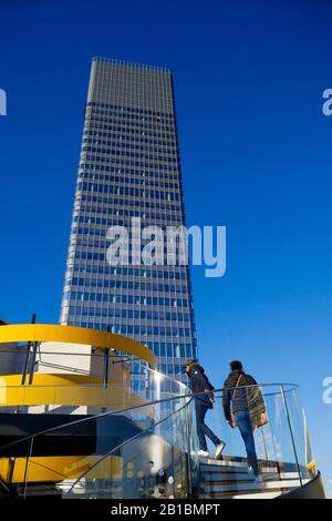 InCity Tower vom Dachgarten des Parkhauses LPA Pcar, Halles Paul Bocuse, La Part-Dieu, Lyon, Frankreich, Lyon, Frankreich Stockfoto