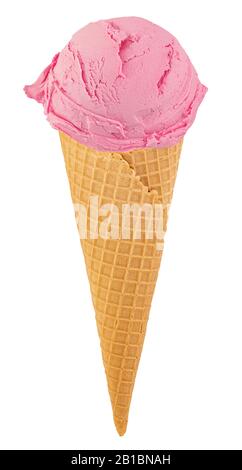Himbeereis im Kegel auf weißem Grund mit Schneideweg. Stockfoto