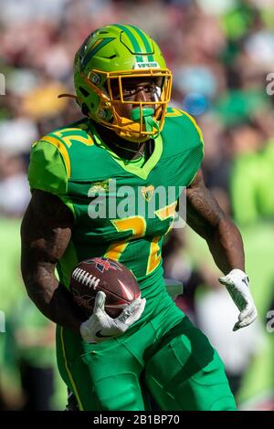 Tampa, Florida, USA. Februar 2020. Cornerback RANNELL HALL (22) der Tampa Bay Vipers läuft mit dem Ball während des XFL Tampa Bay Vipers vs Houston Roughnecks Spiels im Raymond James Stadium in Tampa, Fl am 22. Februar 2020. Kredit: Cory Knowlton/ZUMA Wire/Alamy Live News Stockfoto