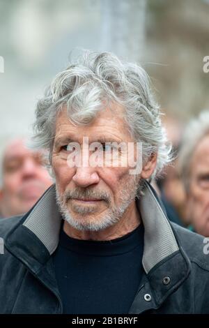 Porträt von Roger Waters von Pink Floyd bei einer Kundgebung aus Protest gegen die Auslieferung von WikiLeaks-Gründer Julian Assange in die USA vor der Gerichtsverhandlung. Stockfoto