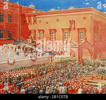 Die Prozession von der Roten Vorhalle am Tag der Krönung des russischen Kaiser Nikolaus II. Alexandrowitsch am 14. Mai 1896. Gemälde von A. Ryabushkin, 19. Jahrhundert Stockfoto