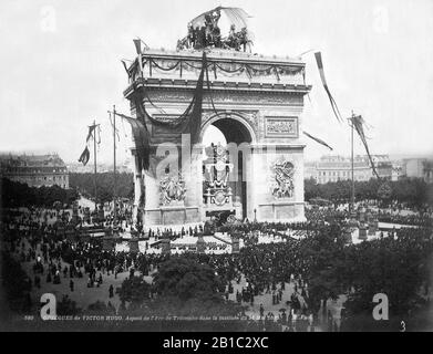 Trauerfeier für Victor Hugo, l'Arc de Triomphe, Paris, Frankreich 1885. Stockfoto