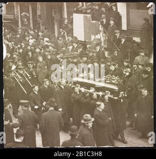 Trauerzug von Tom Lee, Anführer von On Leong Tong und "Mayer" von New Yorks Chinatown Stockfoto