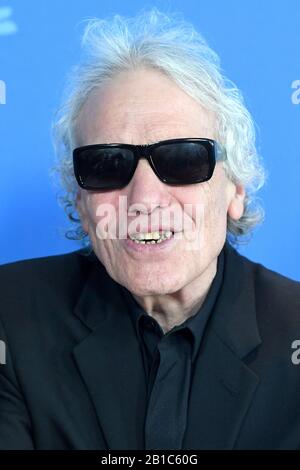 Berlin, Deutschland. Februar 2020. Der amerikanische Filmemacher Abel Ferrara besucht die Fotocall für Sibirien während des 70. Internationalen Filmfestivals in Berlin im Grand Hyatt Hotel in Berlin am 24. Februar 2020. Foto von Paul Treadway/Credit: UPI/Alamy Live News Stockfoto