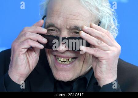 Berlin, Deutschland. Februar 2020. Der amerikanische Filmemacher Abel Ferrara besucht die Fotocall für Sibirien während des 70. Internationalen Filmfestivals in Berlin im Grand Hyatt Hotel in Berlin am 24. Februar 2020. Foto von Paul Treadway/Credit: UPI/Alamy Live News Stockfoto