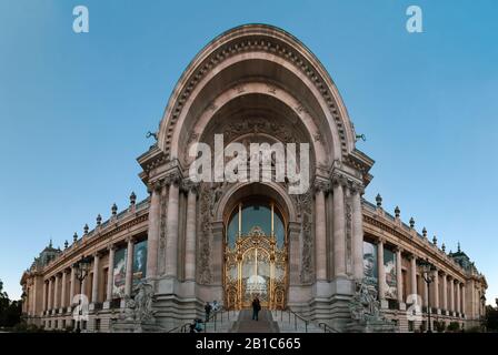 Paris, Frankreich - 17. September 2019: Das Petit Palais ist eines der Gebäude, die für die Universal-Ausstellung von Paris im Jahr 1900 errichtet wurden. Stockfoto