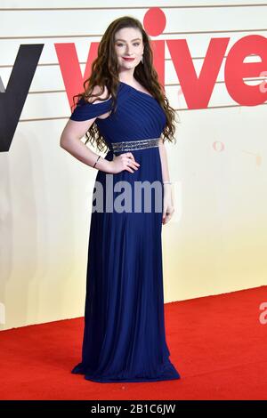 London, Großbritannien. Februar 2020. Amber Doig-Thorne besucht die Premiere des Dramas, inspiriert vom weltweit anerkannten Military Wives Choir, am Cineworld Leicester Square, London London, Großbritannien - 24. Februar 2020 Credit: Nils Jorgensen/Alamy Live News Stockfoto