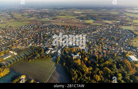 Luftbild, Blick auf Neersen, Schloss Neersen, Technisches Rathaus, Willich, Niederrhein, Nordrhein-Westfalen, Deutschland, Aufforstung, Schloss, DEU, Eu Stockfoto