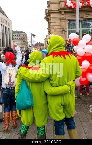 Rosenmontagszug in DŸsseldorf, Straßenkarneval, Stockfoto