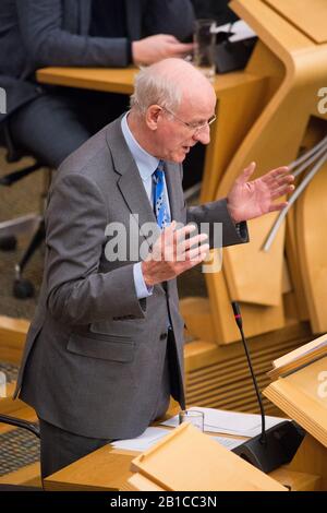 Edinburgh, Großbritannien. Februar 2020. Abgebildet: Gil Paterson MSP - Scottish National Party MSP für Clydebank & Milngavie Szenen aus der Debattierkammer des schottischen Parlaments in Holyrood, Edinburgh. Stockfoto