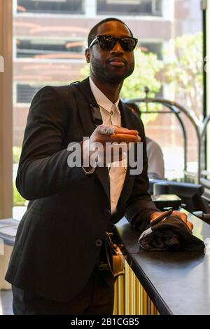 Los Angeles, Kalifornien. Februar 2020. Dwyane Wade war am 24. Februar 2020 im Hotel Indigo in Los Angeles, Kalifornien zu sehen. Kredit: Damairs Carter/Media Punch/Alamy Live News Stockfoto