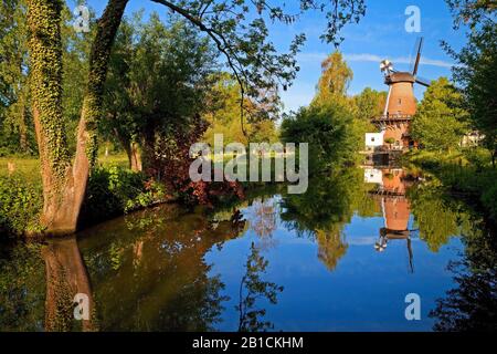 Windmühle Lahde aus dem Jahr 1876, Deutschland, Nordrhein-Westfalen, Petershagen Stockfoto