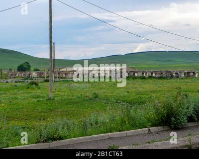 Alte verlassene Häuser in Akhalkalaki Georgia Stockfoto