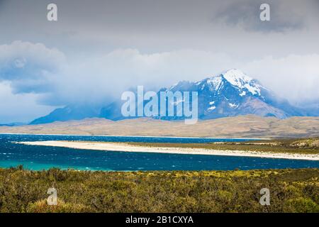 Lago Sarmiento in Torres del Paine, Patagonien, Chile. Stockfoto