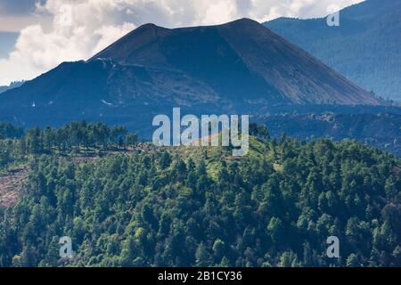 Vulkan Paricutin und Lava Field, Vulkan Coder Cone, Bundesstaat Michoacan, Mexiko, Mittelamerika Stockfoto