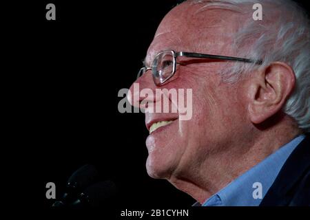 02212020 - Las Vegas, Nevada, USA: Der demokratische Präsidentschaftskandidat hoffnungsvoll Bernie Sanders spricht am Vorabend des Nevada Caucus, Freitag, 21. Februar 2020, mit den Anhängern. Stockfoto