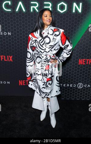 New York, New York - 24. Februar 2020: Renee Elise Goldsberry trägt Kleid & Schuhe von Pyer Moss besucht Netflix Sci-Fi Afted Carbon Season 2 Premiere auf dem AMC Lincoln Square Stockfoto
