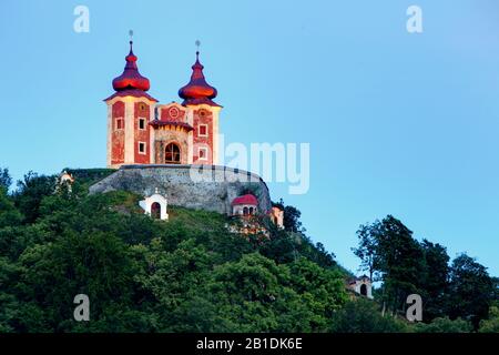 Kalvarienberg in Banska Stiavnica nachts, Slowakei Stockfoto