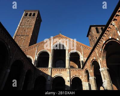 Europa, Italien, Lombardei, Mailand, Stift S. Ambrogio. Frühchristliche und mittelalterliche Romanik Stockfoto