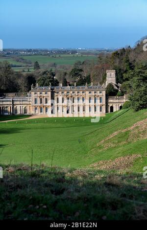 Der Dyrham Park ist ein im Stil des Barock gestaltes Landhaus in einem alten Hirschpark in der Nähe des Dorfes Dyrham in South Gloucestershire, England. Stockfoto