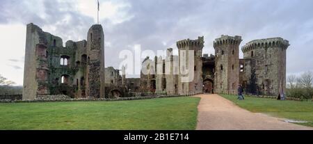 Raglan Schloss nördlich von Raglan, Monmouthshire, South Wales Stockfoto