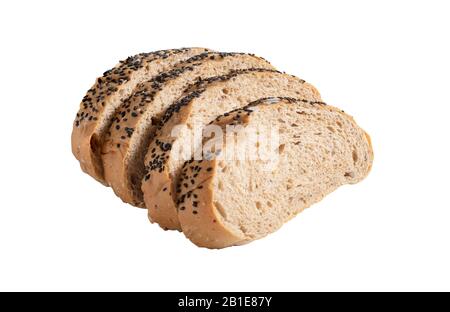 Brot mit schwarzen Sesamsamen bestreut, die abgelaufen sind und Schimmel auf der Oberfläche des Brotes haben. Geschnitten ​​bread isoliert auf weißem Hintergrund w Stockfoto