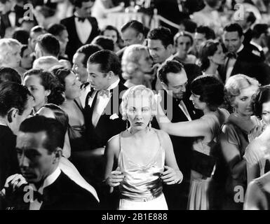 Karen MORLEY als Poppy auf der Tanzfläche im Paradise Club in SCARFACE 1932 saßen die Regisseure HOWARD HAWKS und RICHARD ROSSON Roman Armitage Trail Screen Story Ben Hecht Produzent Howard Hughes The Caddo Company/United Artists Stockfoto