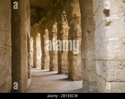 El Djem - das alte historische Kolosseum, eines der größten in der römischen Zeit Stockfoto