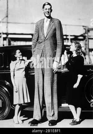 Robert Wadlow, "The Giant of Illinois." Wadlow Hat eine Höhe von 11 Fuß erreicht und ist damit die höchste bestätigte Person, die jemals gelebt hat Stockfoto