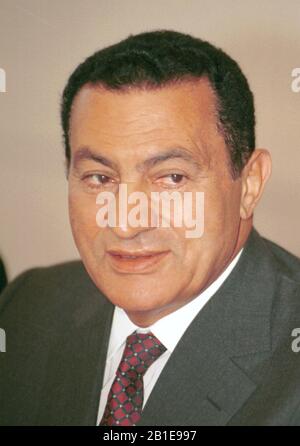 ***AKTE FOTO*** der ägyptische präsident Muhammad Hosni El Sayed Mubarak ist am 14. Juli 1994 in Bratislava, Slowakei, zu sehen. (CTK Foto/Jana Misauerova) Stockfoto